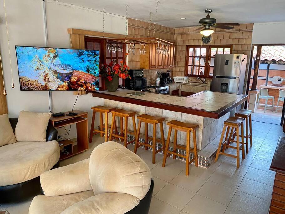 3-Bedroom Villa With A Jacuzzi Noord Exterior foto